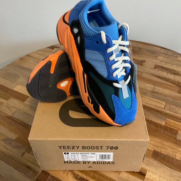 Yeezy Boost 700 Bright Blue - Picture 2 of 6